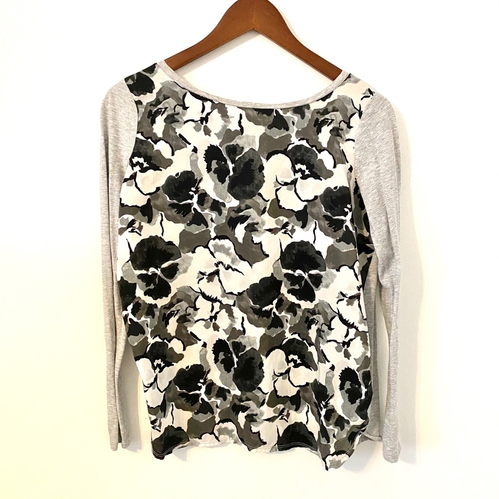 Gap grey black and white floral print top XS